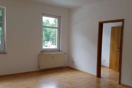 Wohnung Crimmitschau - 3 Zimmer, 75 m&sup2;, 375&euro; | Angebot:26100564