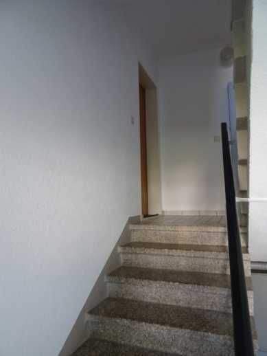 Saniert und möbliert - 3-Zimmer-Eigentumswohnung mit Balkon im Hochparterre in Hohenleuben zu verkaufen 3 zimmer