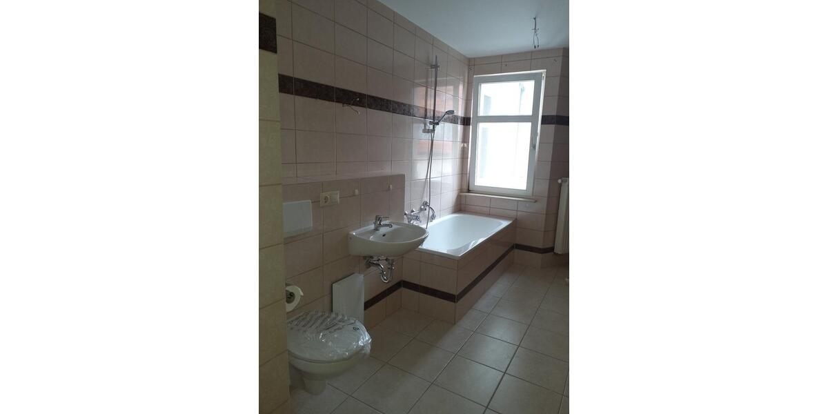 Etagenwohnung Weida - 2 Zimmer, 76 m&sup2;, 370&euro; | Angebot:26346398