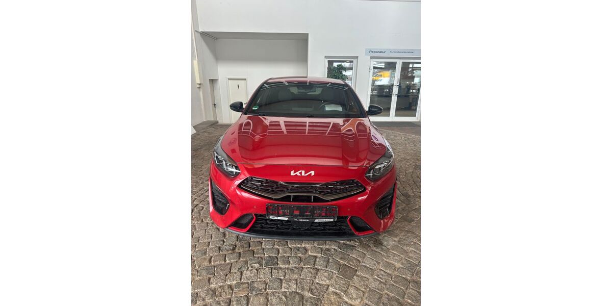 Kia pro ceed / ProCeed 32.000 km 28.390 &euro; Altenburg 04600