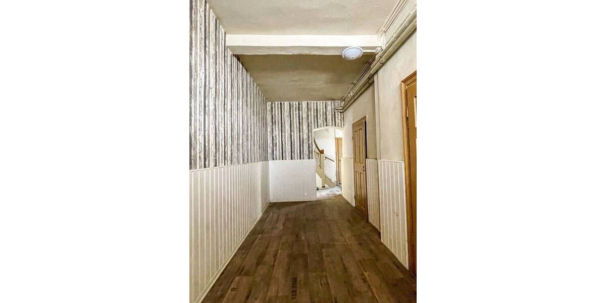 Reihenmittelhaus Meerane - 8 Zimmer, 200 m&sup2;, 79.000&euro; | Angebot:26388194