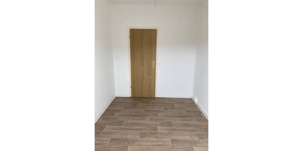 Etagenwohnung Gera Innenstadt - 4 Zimmer, 76 m&sup2;, 425&euro; | Angebot:26916693