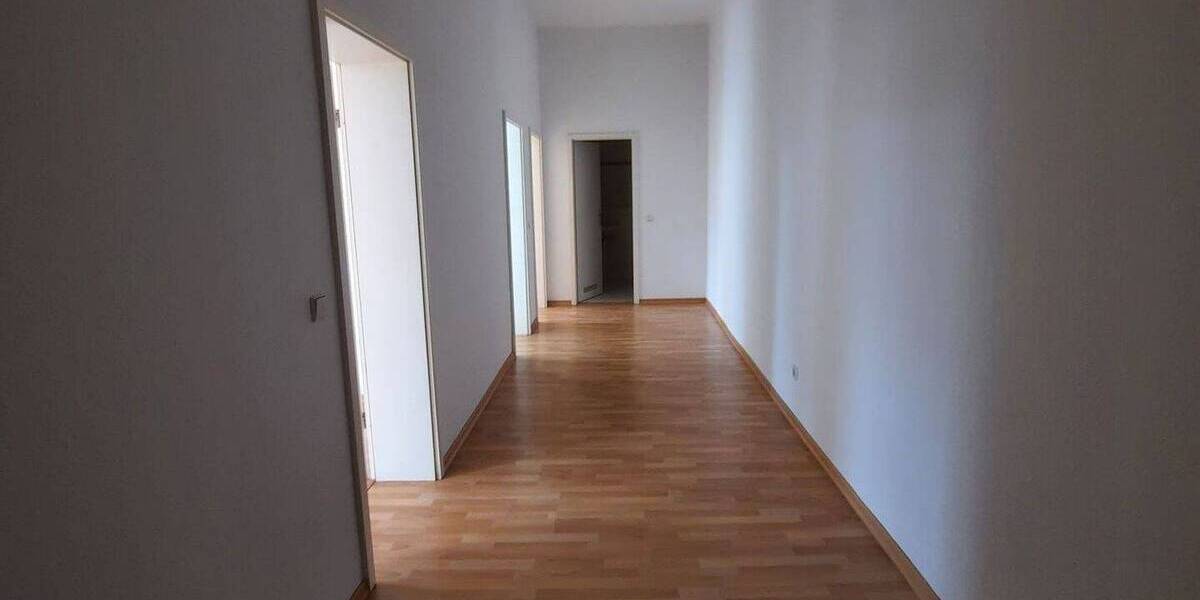 Etagenwohnung Gera Innenstadt - 2 Zimmer, 68 m&sup2;, 400&euro; | Angebot:26261792
