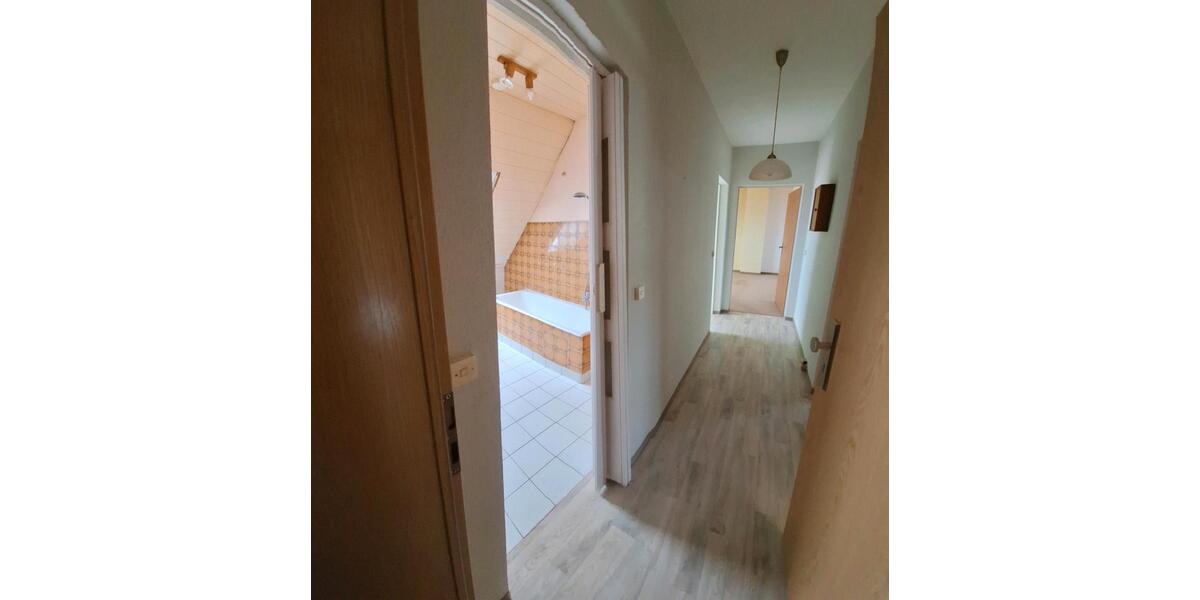 Dachgeschoßwohnung Neustadt an der Orla - 2 Zimmer, 90 m&sup2;, 78.000&euro; | Angebot:26741667