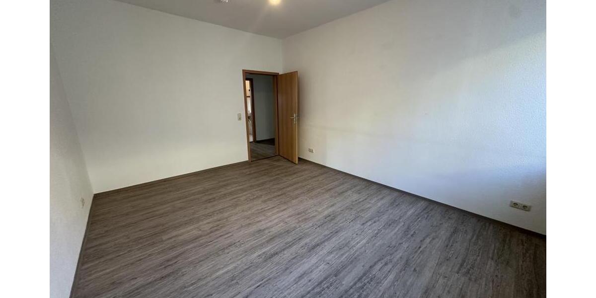 Familien willkommen! 4 R.-Wohnung mit West-Balkon, Wanne, Dusche und Hausgarten in Gera-Debschwitz! - Etagenwohnung Gera Debschwitz | Angebot:26192411