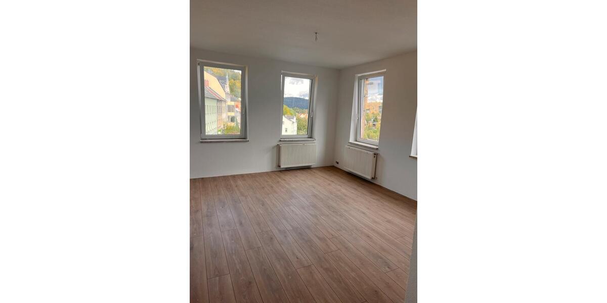 Etagenwohnung Greiz - 4 Zimmer, 105 m&sup2;, 600&euro; | Angebot:24757298