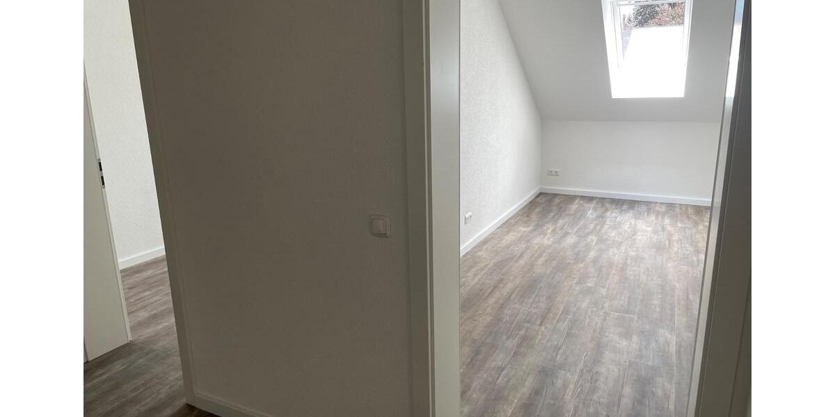 Etagenwohnung Meerane - 4 Zimmer, 127 m&sup2;, 998&euro; | Angebot:26165287