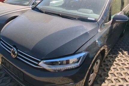 VW Touran 100.857 km 22.979 &euro; Gera 07546