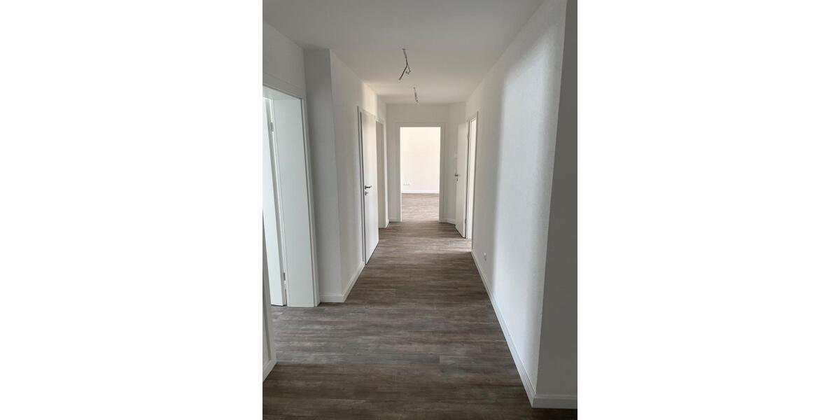 Etagenwohnung Meerane - 4 Zimmer, 127 m&sup2;, 998&euro; | Angebot:26165287