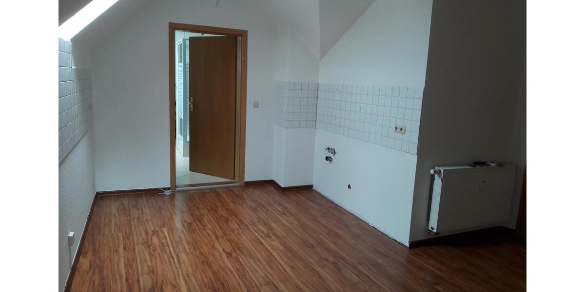 Dachgeschoßwohnung Gera Alt-Bieblach - 3 Zimmer, 100 m&sup2;, 670&euro; | Angebot:25989735