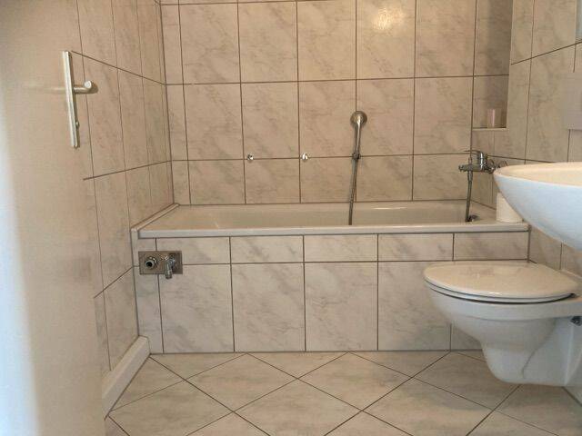 Etagenwohnung Hermsdorf - 5 Zimmer, 83 m&sup2;, 490&euro; | Angebot:26841864