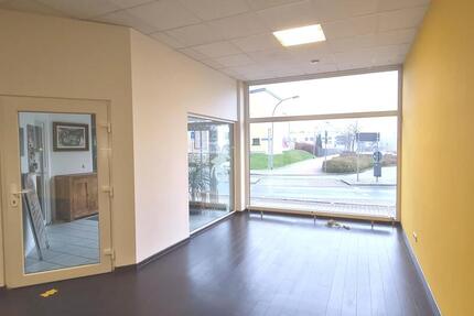 Große Laden-, Büro- oder Praxisfläche in Hermsdorf - Gewerbeobjekt Hermsdorf | Angebot:22716474