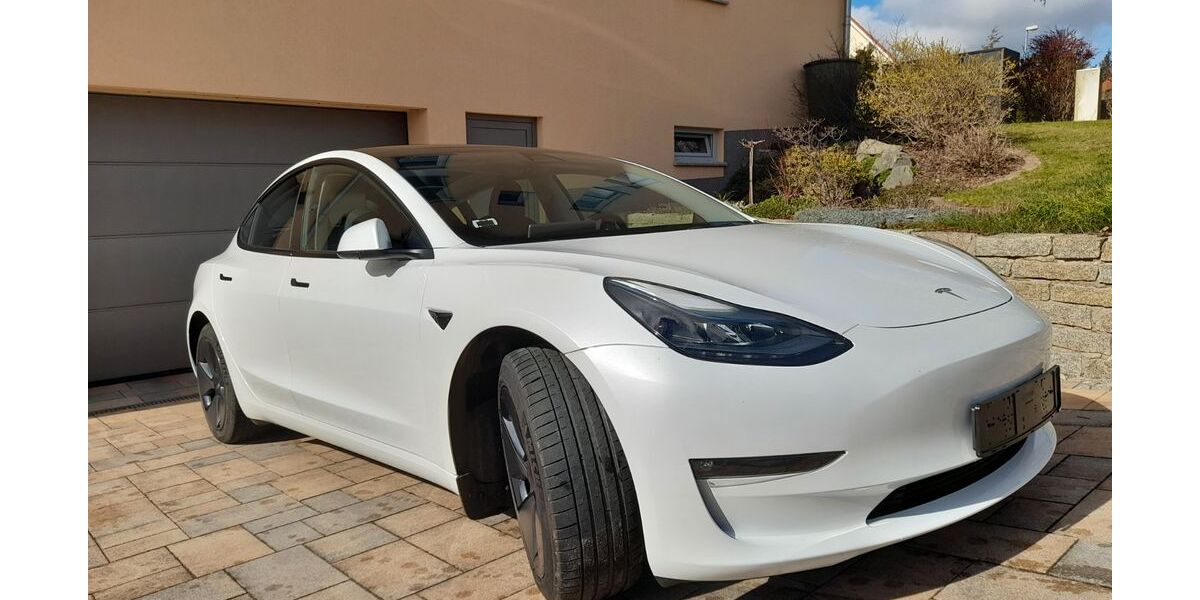 Tesla Model 3 32.500 km 30.850 &euro; Fraureuth 08427