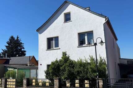 Haus Hermsdorf - 8 Zimmer, 179 m&sup2;, 185.000&euro; | Angebot:26560974