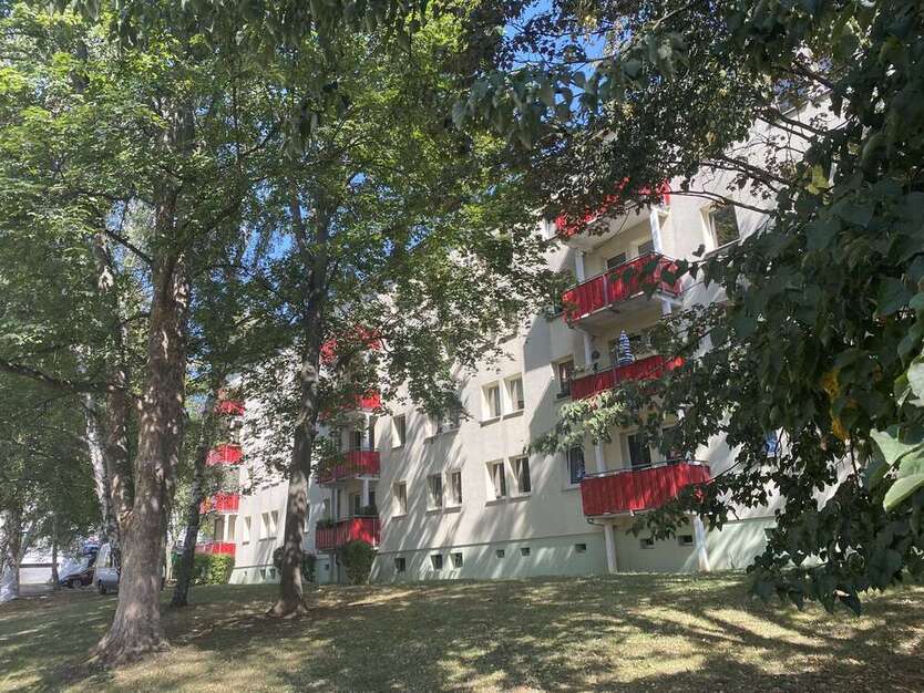 Wohnung zum Mieten in Gera 300 € 47.19 m²