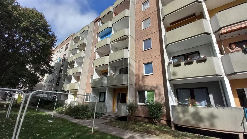 Etagenwohnung Crimmitschau - 4 Zimmer, 82 m&sup2;, 490&euro; | Angebot:20461486