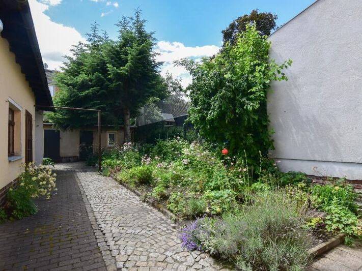 Reihenmittelhaus Crimmitschau - 5 Zimmer, 182 m&sup2;, 99.000&euro; | Angebot:26930213