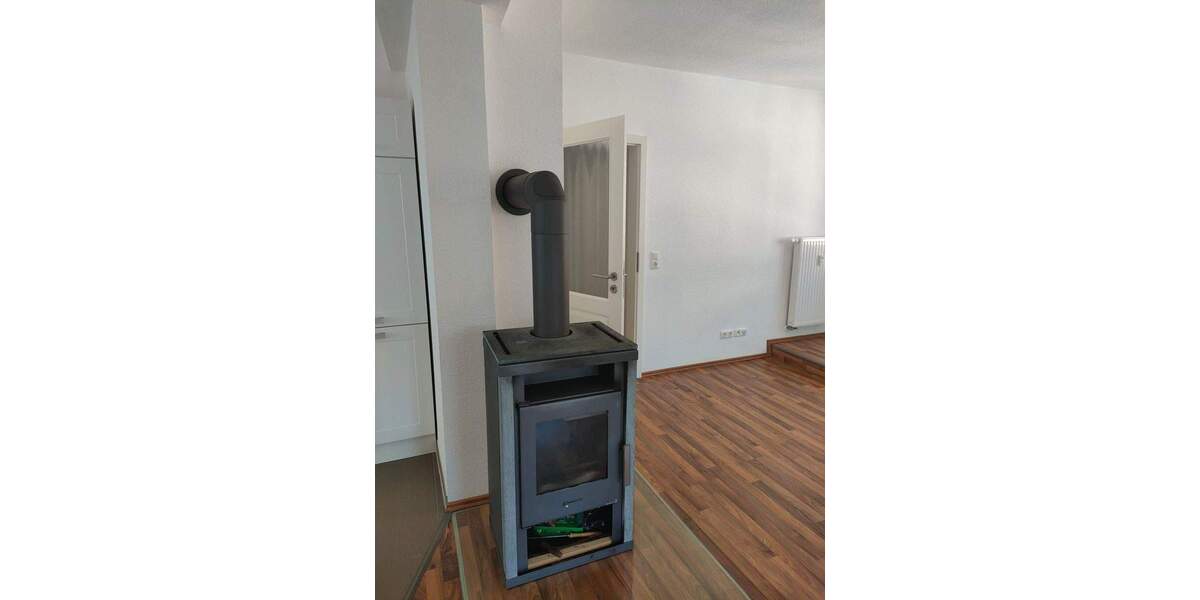 *** Schicke Stadtwohnung DG | Balkon | Kamin | Stellplatz | Einbauküche *** 2 zimmer