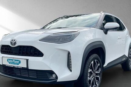 Toyota Yaris 4.800 km 29.981 &euro; Gera 07554