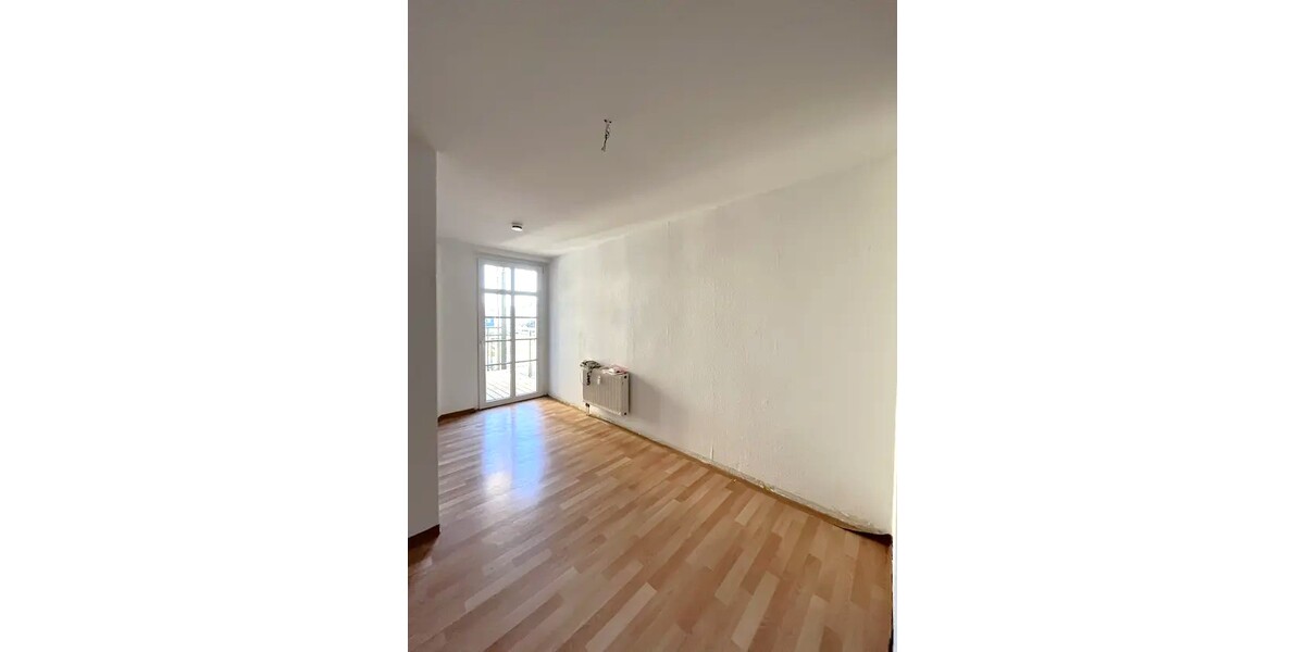 Toller Ausblick - Große, helle & ruhige 1 Raum-Whg. m. Balkon & Aufzug - Dachgeschoßwohnung Gera Ostviertel | Angebot:27022974