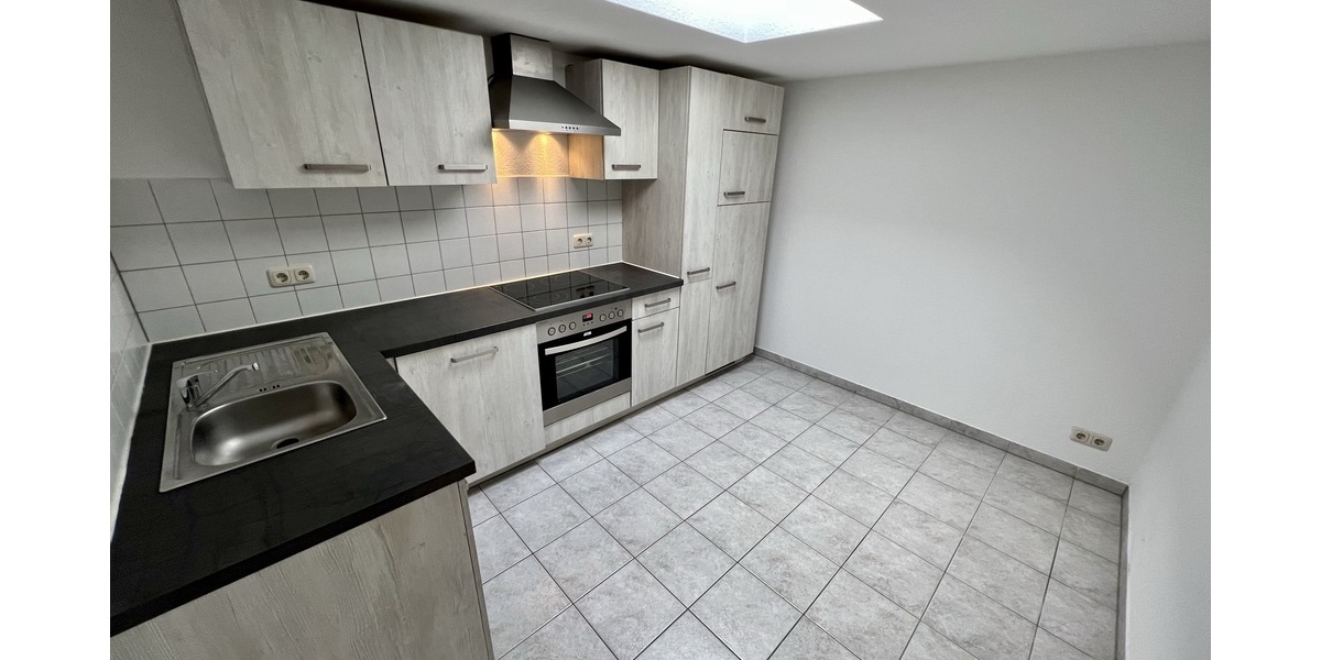 Renditeobjekt: zentrumsnahe 3-Raum-ET-Wohnung mit Stellplatz - Dachgeschoßwohnung Gera Ostviertel | Angebot:26464090