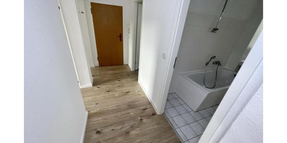 4 Raum Whg. mit Balkon gesucht? Nähe von AMAZON in Gera-Langenberg! - Etagenwohnung Gera Langenberg | Angebot:26335686
