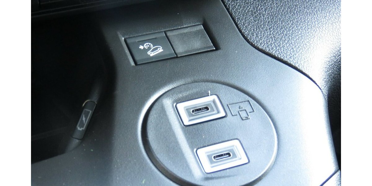 Fiat Doblo Maxi Kombi 130 AT / 7-Sitze + 10-Zoll Navi 10.280 km 27.965 &euro; Münchenbernsdorf 07589