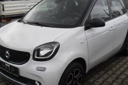Smart ForFour 30.588 km 9.985 &euro; Schkölen 07619