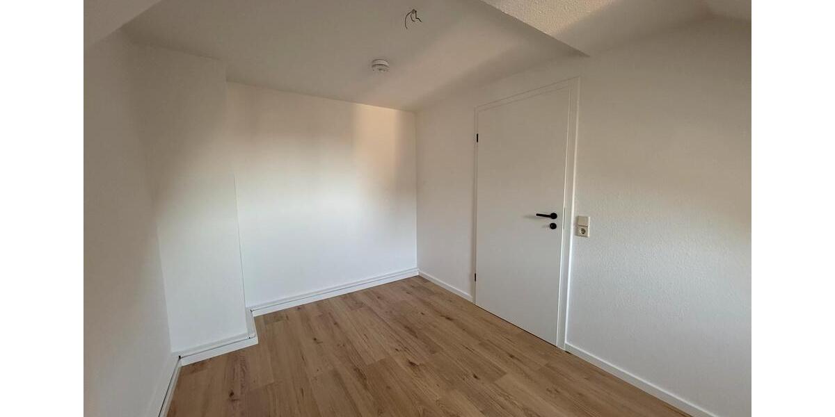 Dachgeschoßwohnung Meerane - 2 Zimmer, 57 m&sup2;, 500&euro; | Angebot:26558622