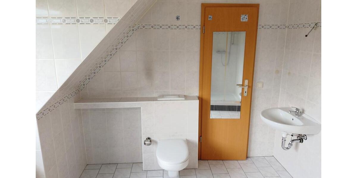 Dachgeschoßwohnung Elsteraue - 3.5 Zimmer, 85 m&sup2;, 470&euro; | Angebot:26233704