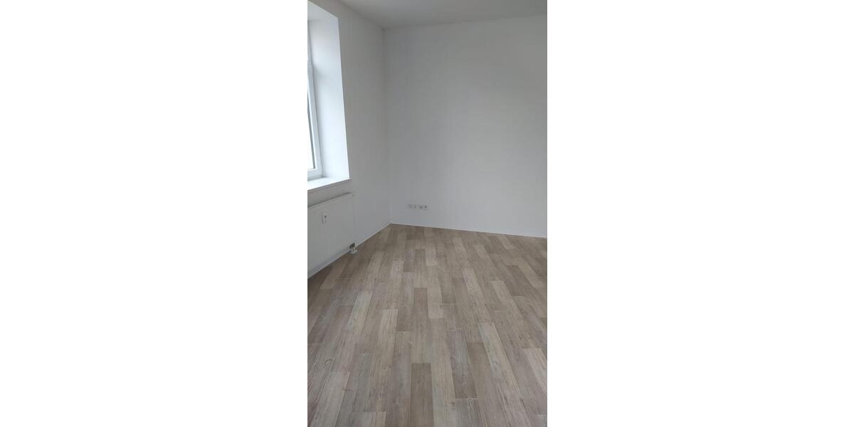 Erdgeschoßwohnung Gera Alt-Taubenpreskeln - 4 Zimmer, 105 m&sup2;, 600&euro; | Angebot:25959372