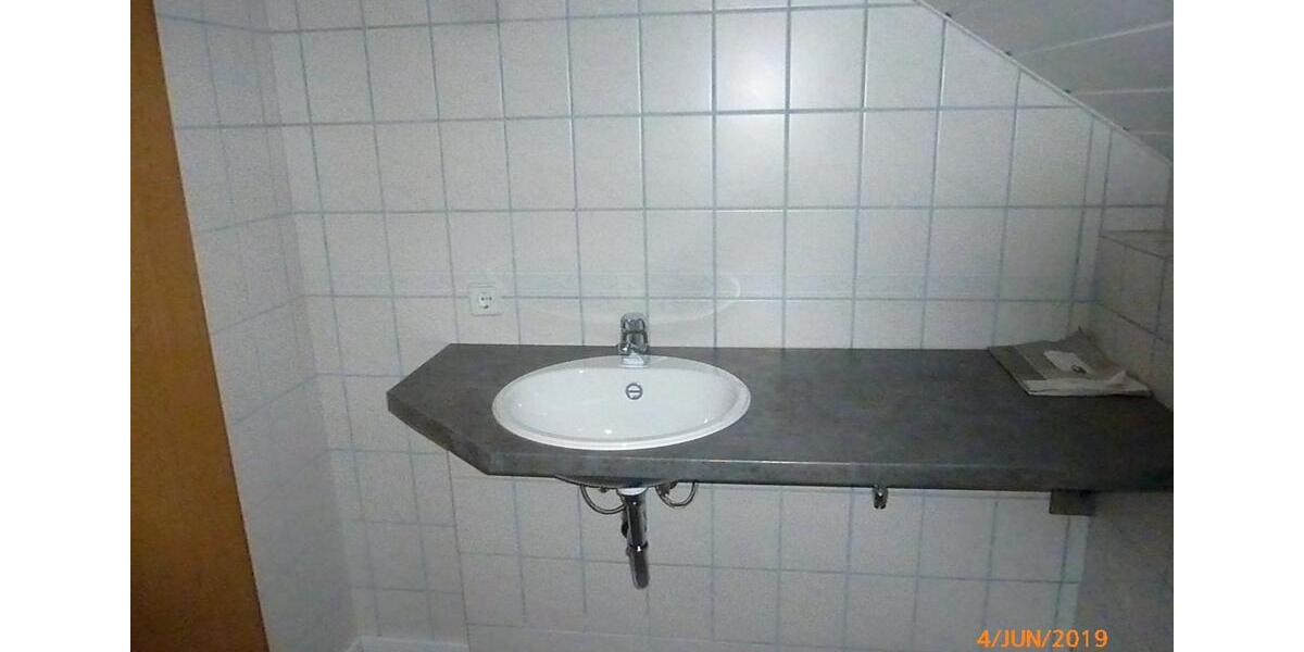 Dachgeschoßwohnung Greiz - 2.5 Zimmer, 60 m&sup2;, 200&euro; | Angebot:26634661
