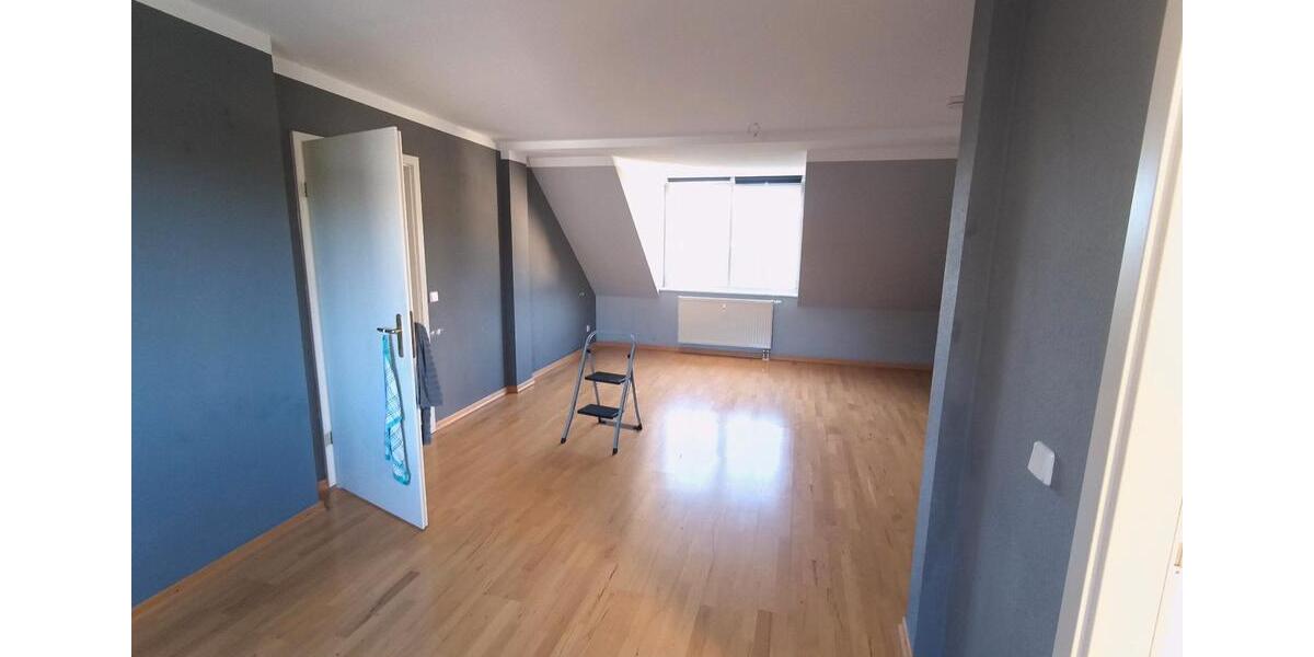 Dachgeschoßwohnung Gera Alt-Bieblach - 3 Zimmer, 61 m&sup2;, 530&euro; | Angebot:27722133