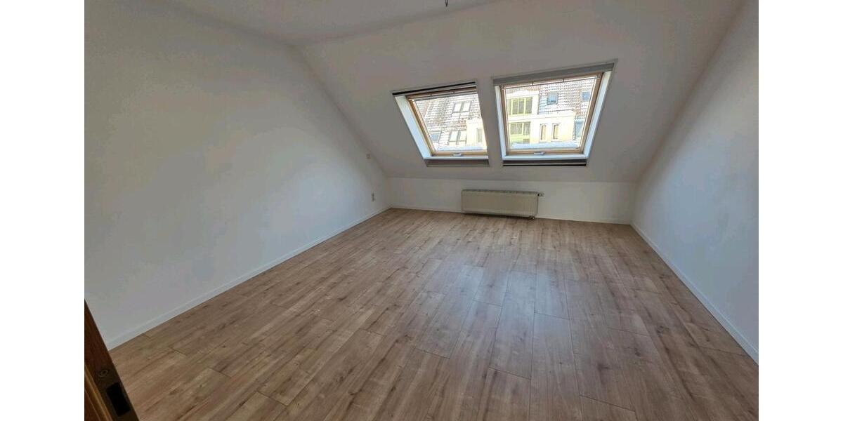 Etagenwohnung Werdau - 4 Zimmer, 101 m&sup2;, 125.000&euro; | Angebot:26061573