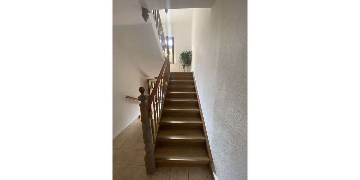 Einfamilienhaus Kretzschau - 10 Zimmer, 270 m&sup2;, 172.000&euro; | Angebot:26748326