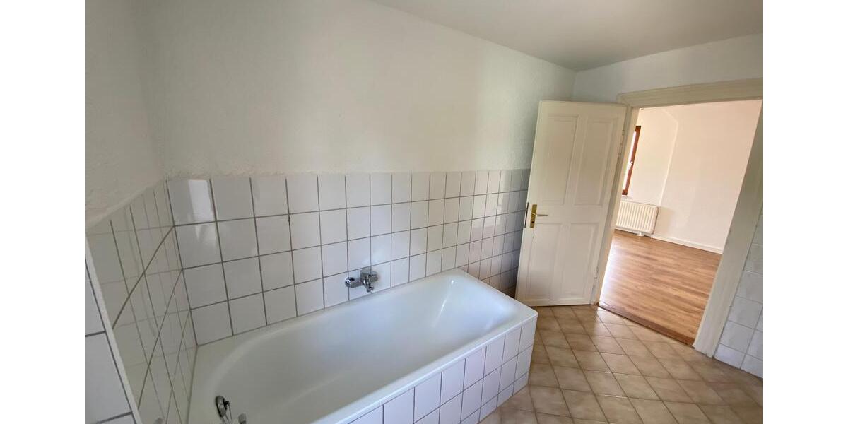 Dachgeschoßwohnung Greiz - 2 Zimmer, 68 m&sup2;, 340&euro; | Angebot:26462523