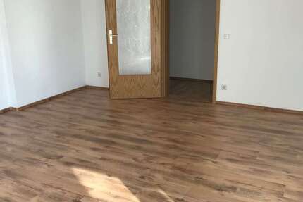 Wohnung Werdau Leubnitz - 2 Zimmer, 64 m&sup2;, 68.000&euro; | Angebot:23334092