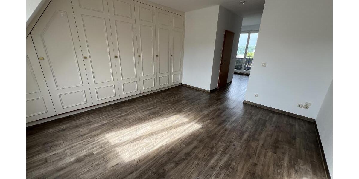 Was für ein Ausblick! 4 Raum Dachgeschoss-Wohnung mit Terrasse! - Etagenwohnung Gera | Angebot:26348904