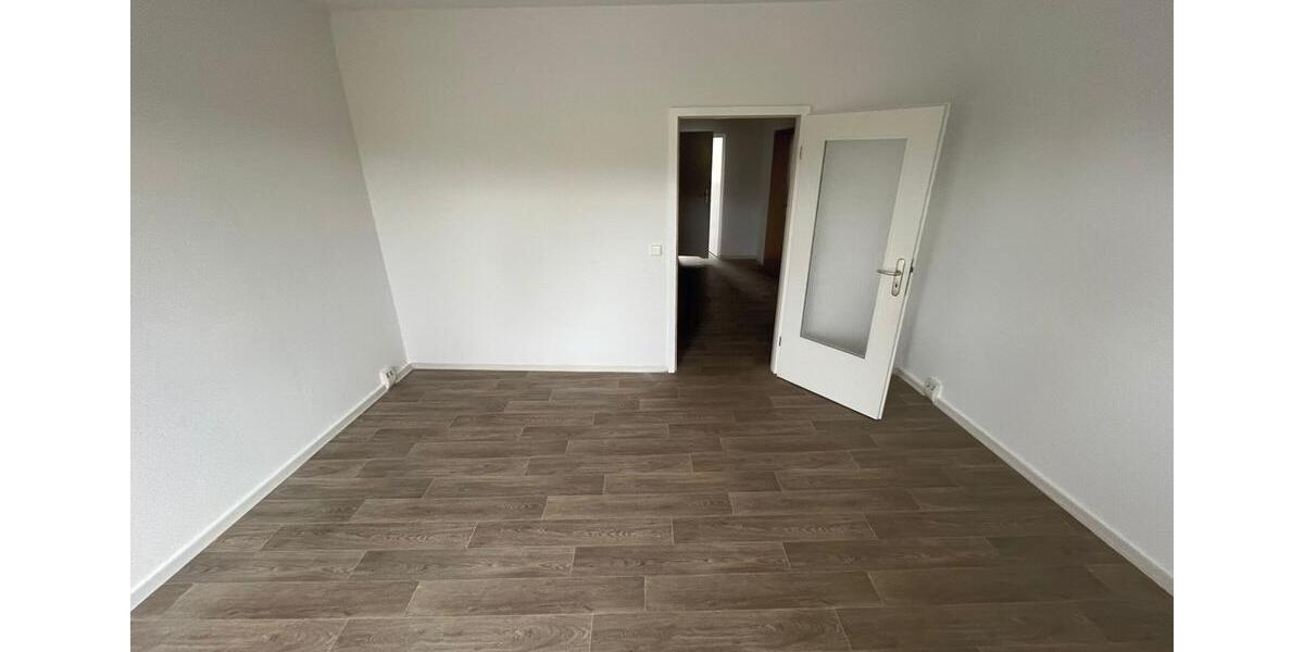 Etagenwohnung Gera Lusan - 2 Zimmer, 48 m&sup2;, 270&euro; | Angebot:25543301