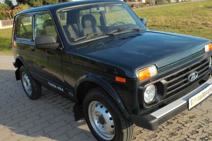 Lada Niva 49.950 km 12.999 € Schleifreisen 07629
