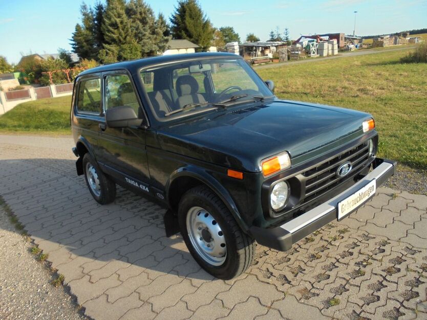 Lada Niva 49.950 km 12.999 € Schleifreisen 07629