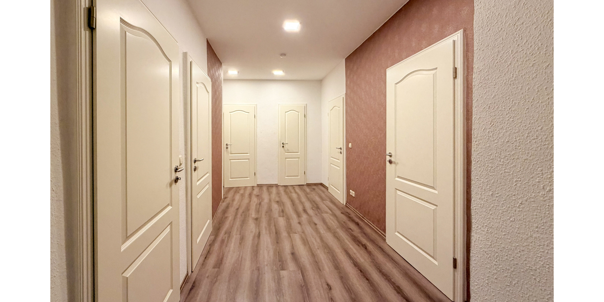 Einbauküche! Hochwertige 4 Raum-Wohnung mit modernem Bad und großem Balkon! Die Wohnung zum Wohlfühlen. - Dachgeschoßwohnung Gera Ostviertel | Angebot:26334831