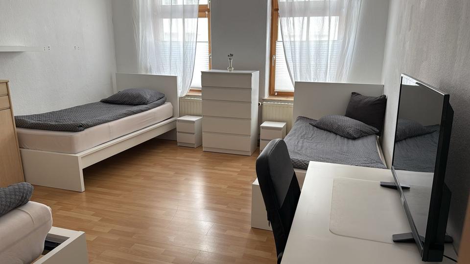 Etagenwohnung Gera Alt-Taubenpreskeln - 4 Zimmer, 70 m&sup2;, 80&euro; | Angebot:25886935