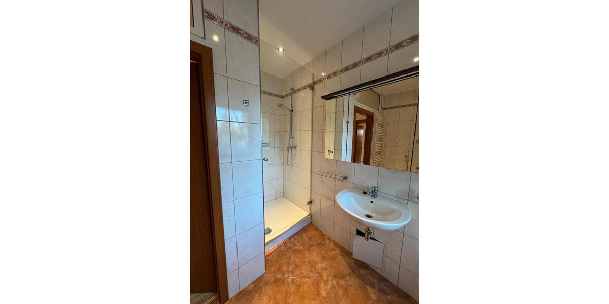 Erdgeschoßwohnung Droyßig - 2 Zimmer, 60 m&sup2;, 368&euro; | Angebot:26001817