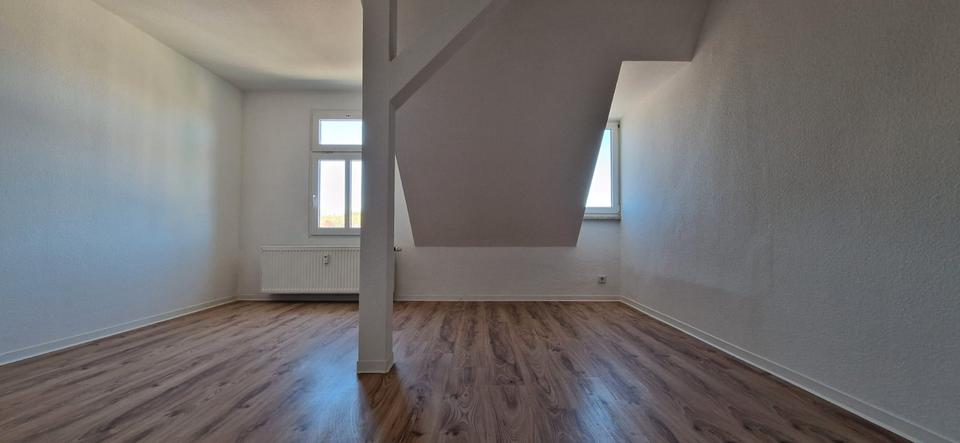 Dachgeschoßwohnung Gößnitz - 5 Zimmer, 98 m&sup2;, 585&euro; | Angebot:26479812