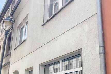 Haus Meerane - 8 Zimmer, 200 m&sup2;, 79.000&euro; | Angebot:26388194