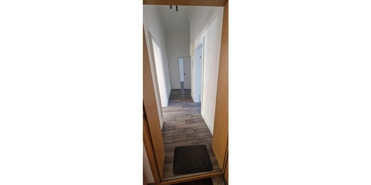 Erdgeschoßwohnung Meerane - 3 Zimmer, 68 m&sup2;, 405&euro; | Angebot:26676967
