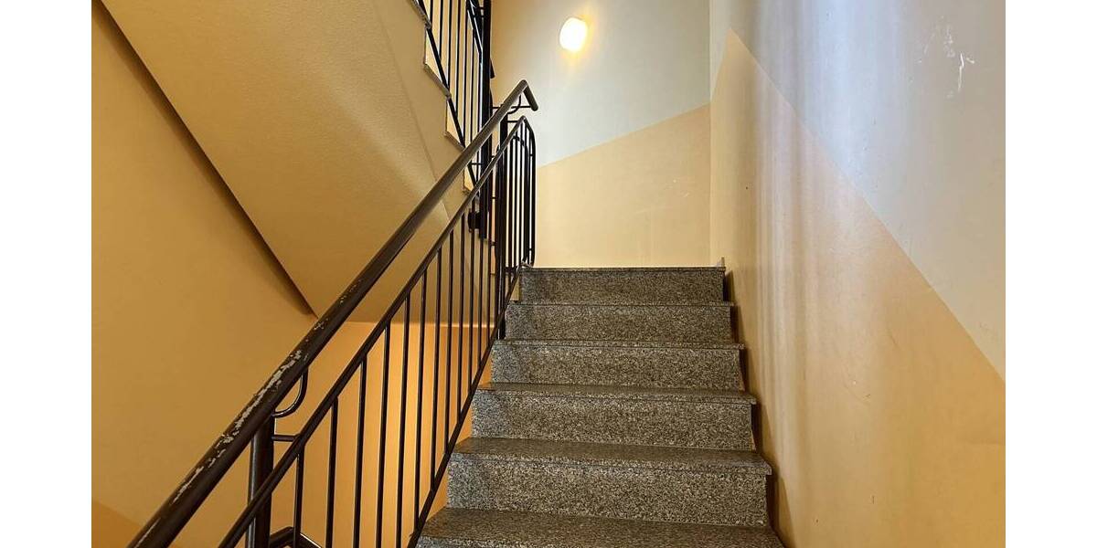 BüroPraxis in günstig gelegenem WGH, Neubau 1996, 1.OG, ca. 125 m², Balkon, Modernisierungsbedarf 3 zimmer