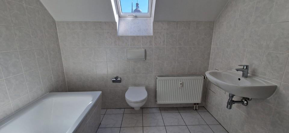 Dachgeschoßwohnung Gößnitz - 5 Zimmer, 98 m&sup2;, 585&euro; | Angebot:26479812