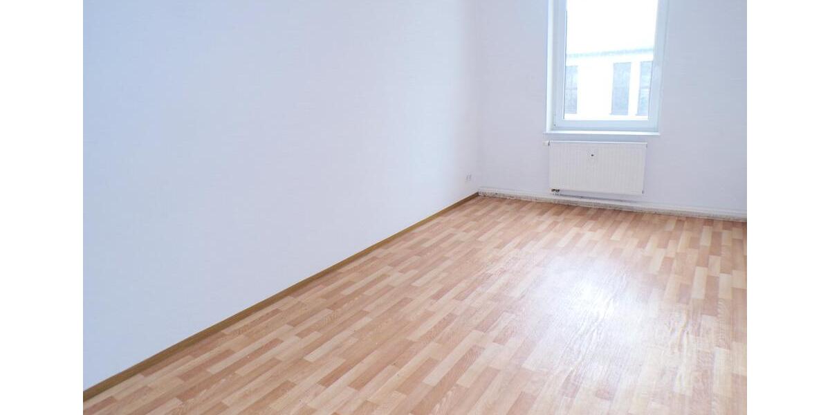 Etagenwohnung Werdau - 3 Zimmer, 65 m&sup2;, 370&euro; | Angebot:25249800